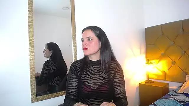 laura_hotties from StripChat is Freechat