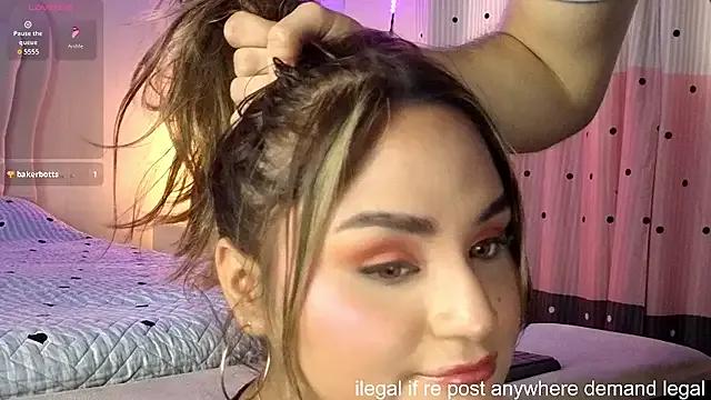 laurale_phillipe from StripChat is Freechat