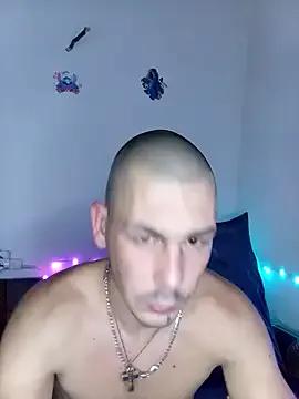 Laurazec from StripChat is Freechat