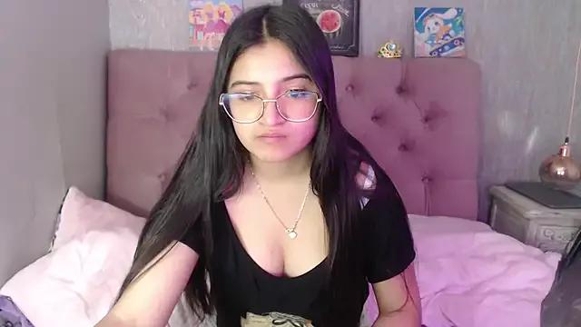 laurenelove from StripChat is Freechat