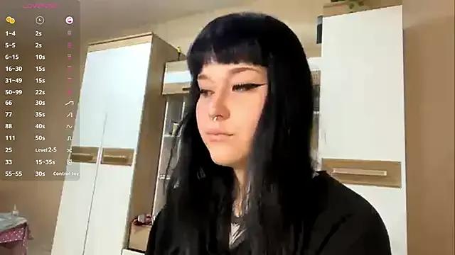 LaurenOveson from StripChat is Freechat