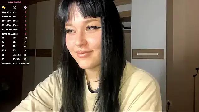 LaurenOveson from StripChat is Freechat