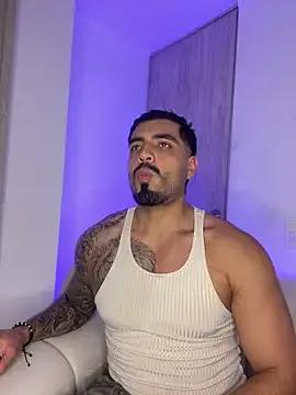 LeandroRusso from StripChat is Freechat