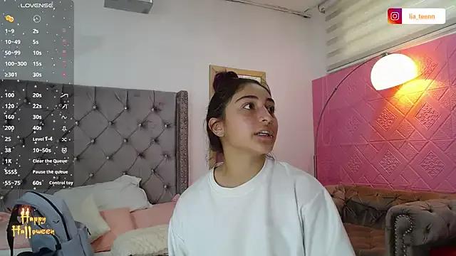 Lia_Teen from StripChat is Freechat