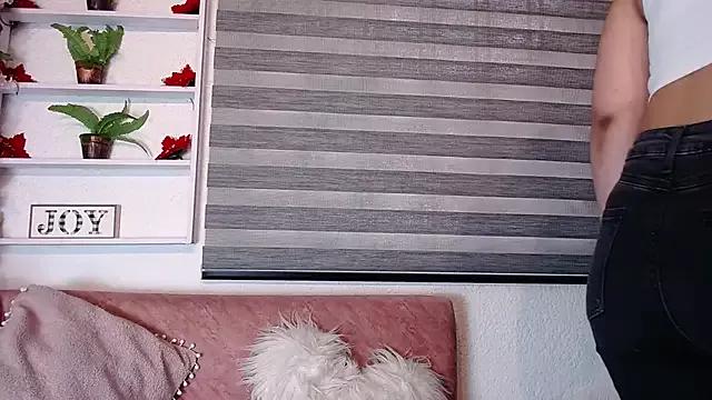 Liaa_Peach from StripChat is Freechat