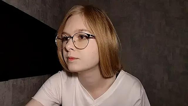 LiaVibes from StripChat is Freechat