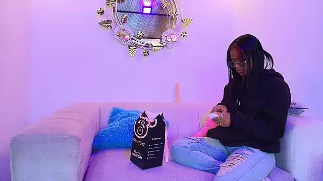 lilith_and_draven_nom from StripChat is Freechat