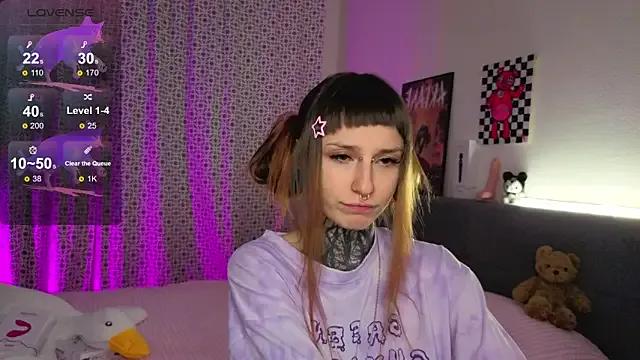 LilithPoison from StripChat is Freechat