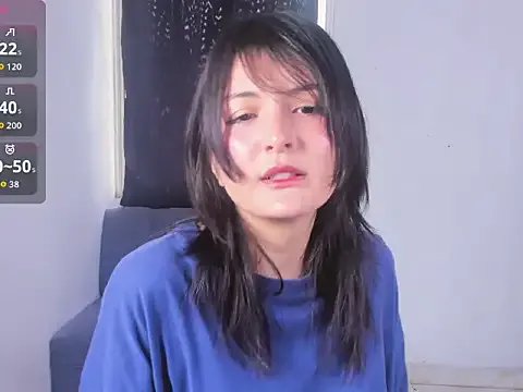 LilyWest19 on StripChat 