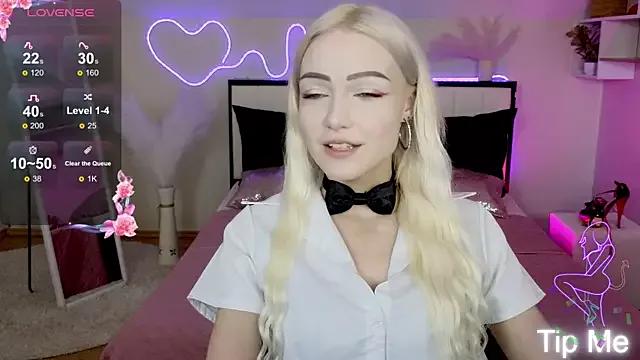 LinaLirian from StripChat is Freechat