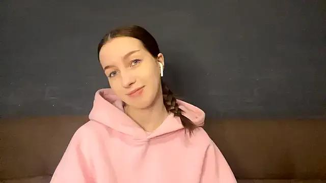 LingNikkel from StripChat is Freechat