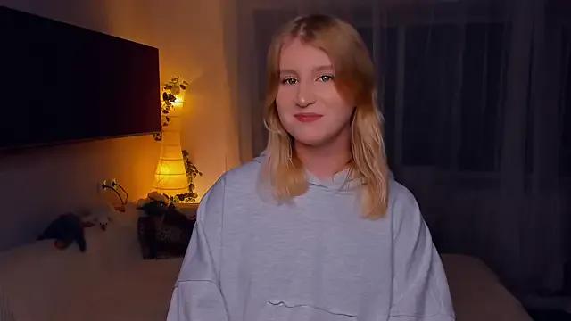 LisaRais from StripChat is Freechat