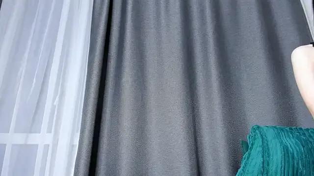 LittleSisHolly69 from StripChat is Freechat