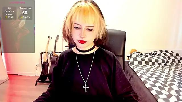 LiyaLuna from StripChat is Freechat