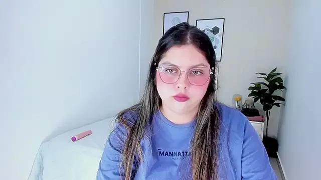 Liz_mannah from StripChat is Freechat