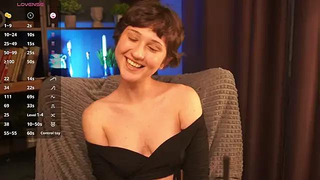 lizzydiz from StripChat is Freechat
