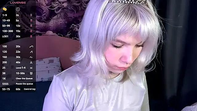 LolaDollyMur from StripChat is Freechat