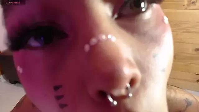 LolaLarsson from StripChat