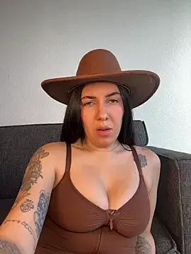 Lolathebaddie from StripChat is Freechat