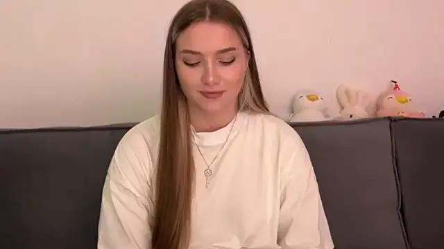 LouraStalter from StripChat is Freechat