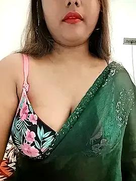 LoveLy-Soneya from StripChat is Freechat