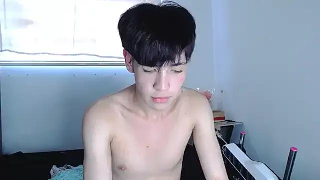 lucky_stricke from StripChat is Freechat
