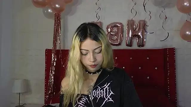 Lucy_n_pink from StripChat is Freechat