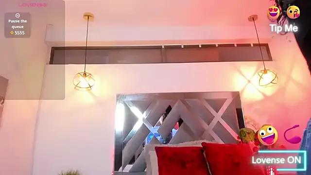 Lucy_Roouse from StripChat is Freechat