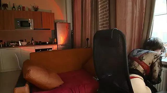 Lucyana_lune from StripChat is Freechat
