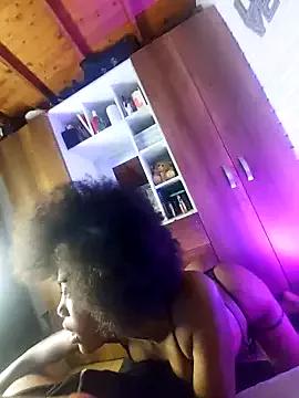 lucyymaximo from StripChat is Freechat