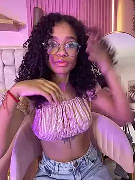 LuisaEuphoriia from StripChat is Freechat