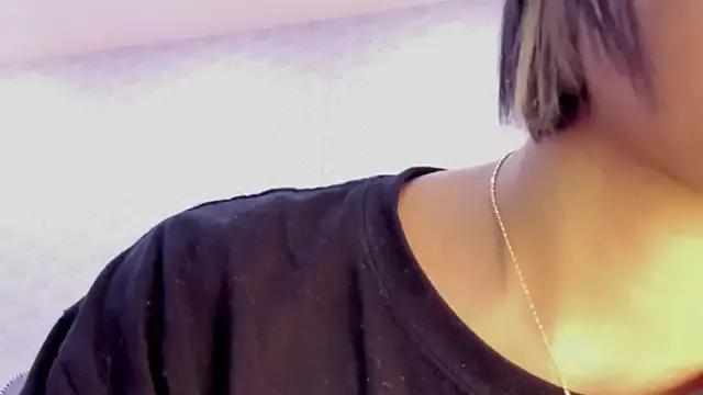 LuisaJonnes from StripChat is Freechat
