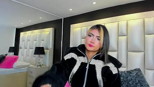 LuisaJonnes_ from StripChat is Freechat