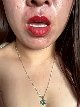 Luna-ass from StripChat is Freechat