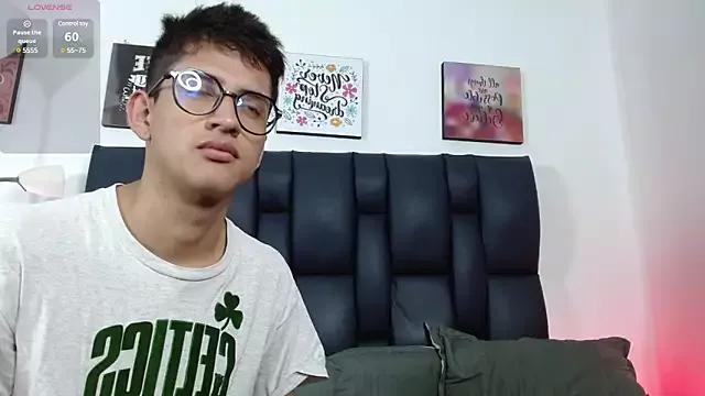 Luna_Ares from StripChat is Freechat