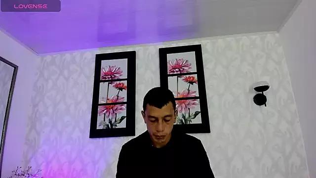 LunaAndAxeel from StripChat is Freechat