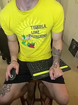Luv2SuckBWC92 from StripChat is Freechat