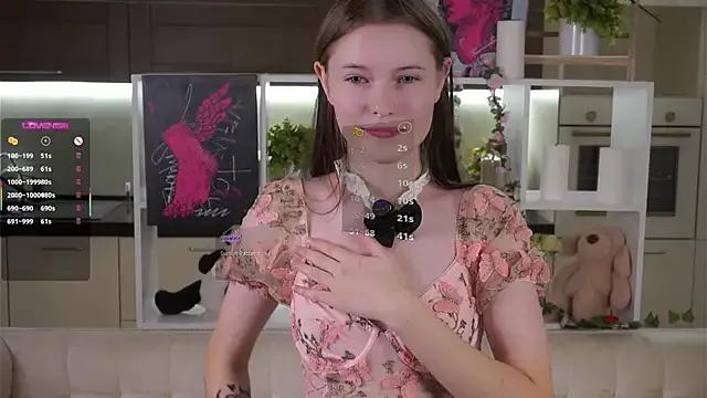 LynHillaire from StripChat is Freechat