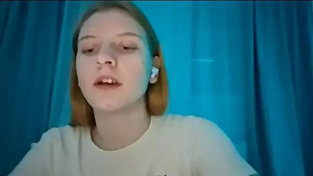 LynteriLain from StripChat is Freechat