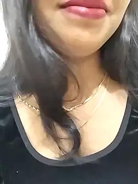 Maahhii_2 from StripChat is Freechat