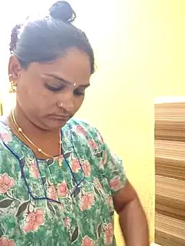 madavi123 from StripChat is Freechat