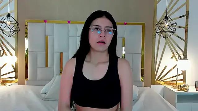 maddy_jaclsonw from StripChat is Freechat