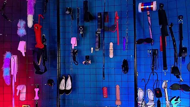 Maddy_Slave_bdsm from StripChat is Freechat