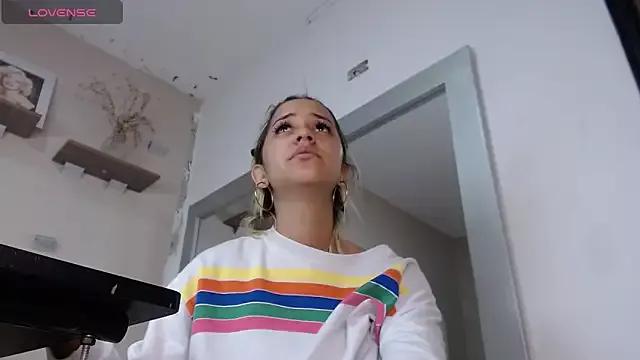 maddypreg from StripChat is Freechat