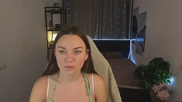 Madison_Golden from StripChat is Freechat