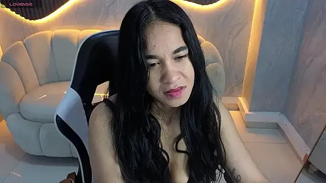 Maia_Tx on StripChat 