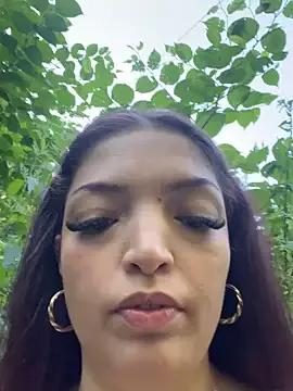 maj0lie from StripChat is Freechat