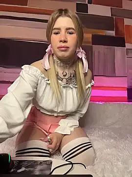 Malia1Taylor from StripChat is Freechat