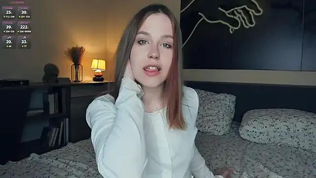 MaliaBourraine from StripChat is Freechat