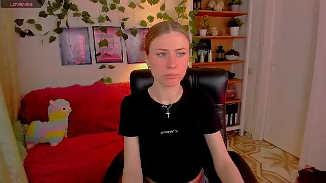 MaraCooperrr from StripChat